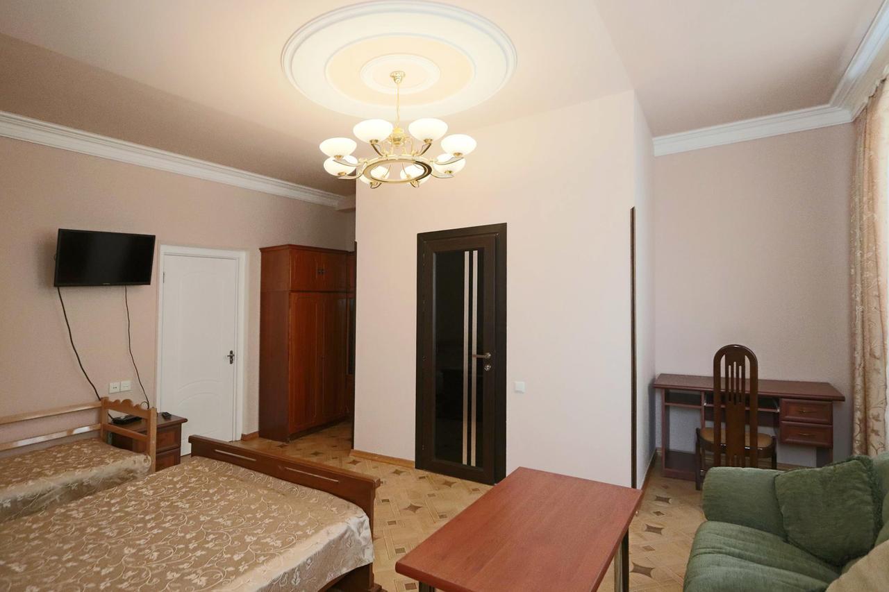 Garnim Guest House Jerevan Buitenkant foto